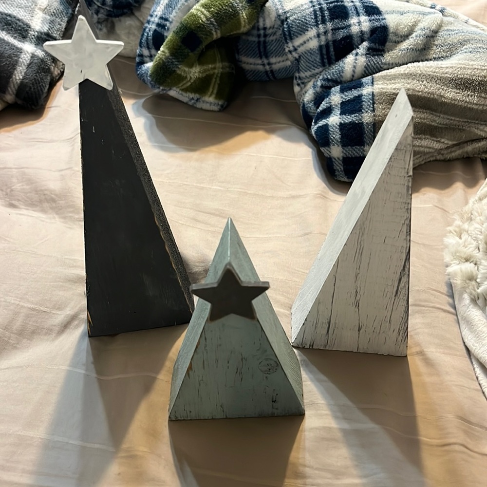 3 Wooden Tree Decorations